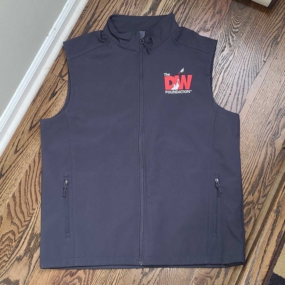 Men's grey fleece lined vest Size XL NWOT